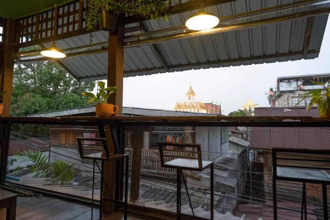 Non House Bangkok บ้านนอนโฮสเทล Exteriör bild